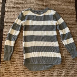 🍀POOF! Knitted Sweater Size L